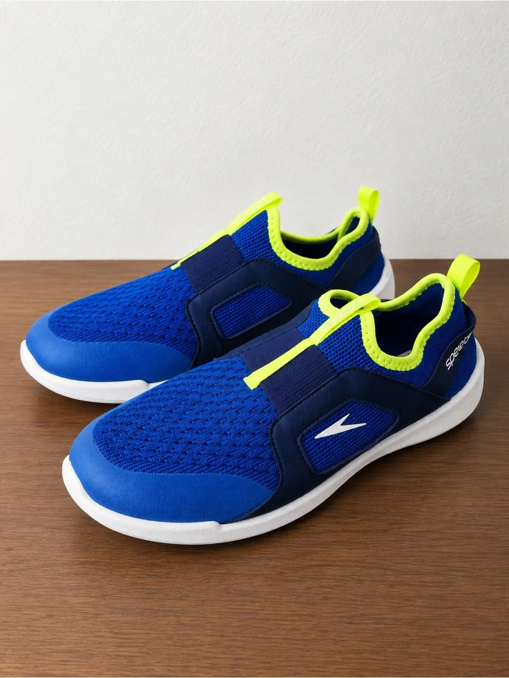 NWT boys large 4-5 Speedo Kids Blue Slip-On Sneakers with Neon Lime Trim